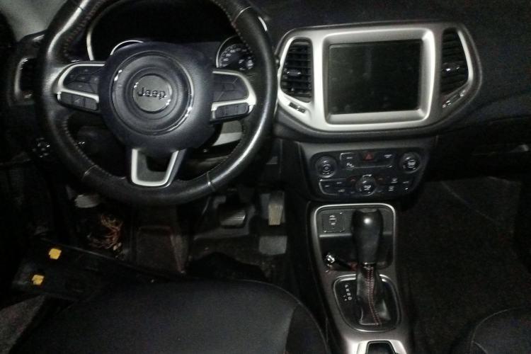 Used  Compass 2017 200T Automatic Family Edition