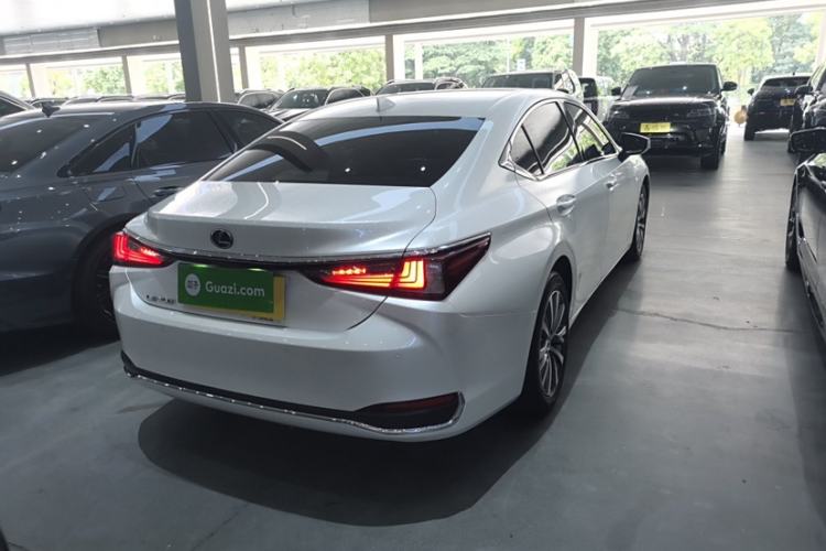 Used Lexus ES 2020 260 Excellence Edition
