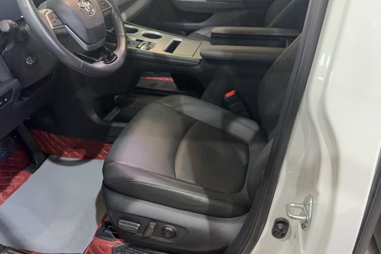 Used Toyota Granvia 2023 2.5L Hybrid Flagship VIP Edition