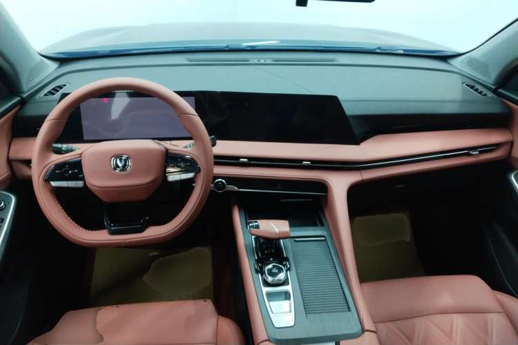 Used Changan CS75 PLUS 2023 3rd Generation 1.5T Automatic Prestige Model
