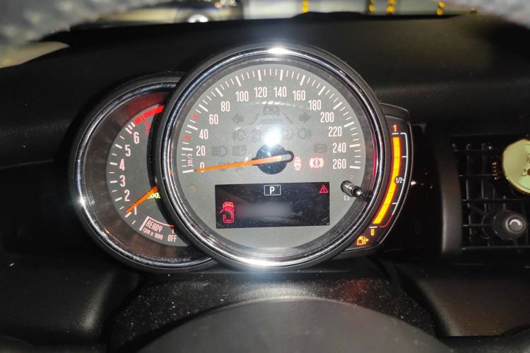 Used  MINI 2019 1.5T COOPER Classic Edition Five-Door Version
