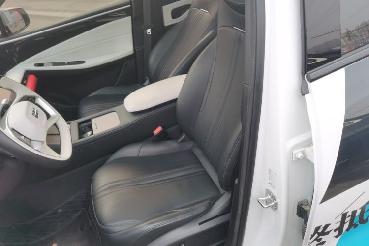 Used  L7 2024 1.5T 115 km PLUS Dragon Edition