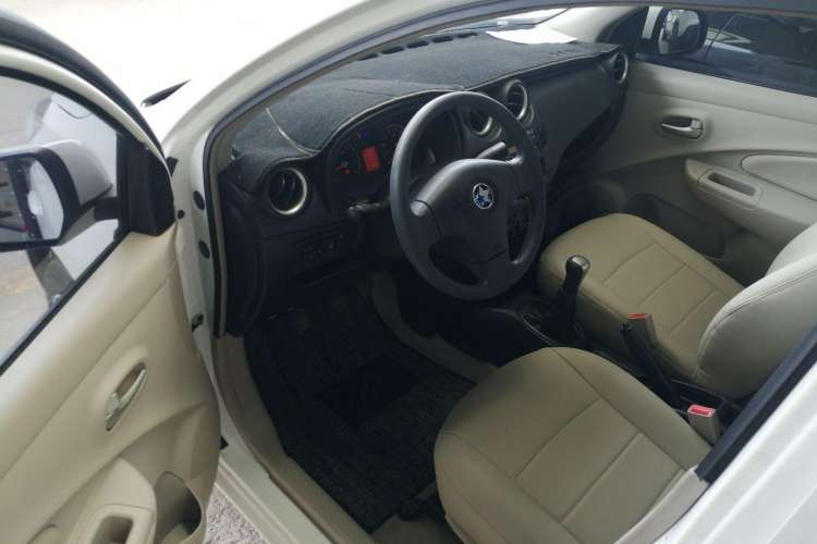 Used Venucia R30 2016 1.2L Manual Enjoyment Edition
