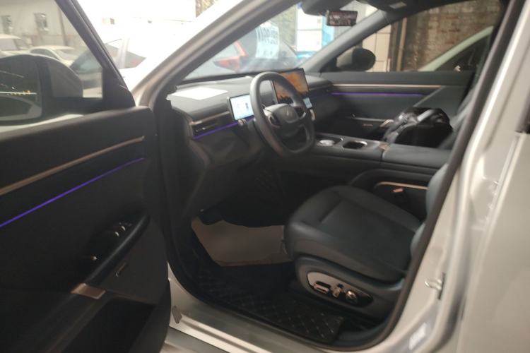 Used  eπ008 2024 210Max Range-Extended Version 6 Seats