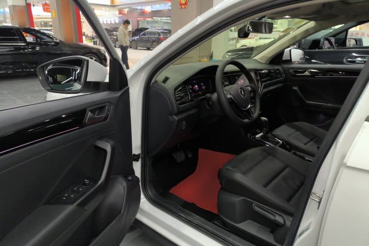 Used Volkswagen T-ROC 2021 280TSI DSG Two-Wheel Drive Comfort Connect Edition
