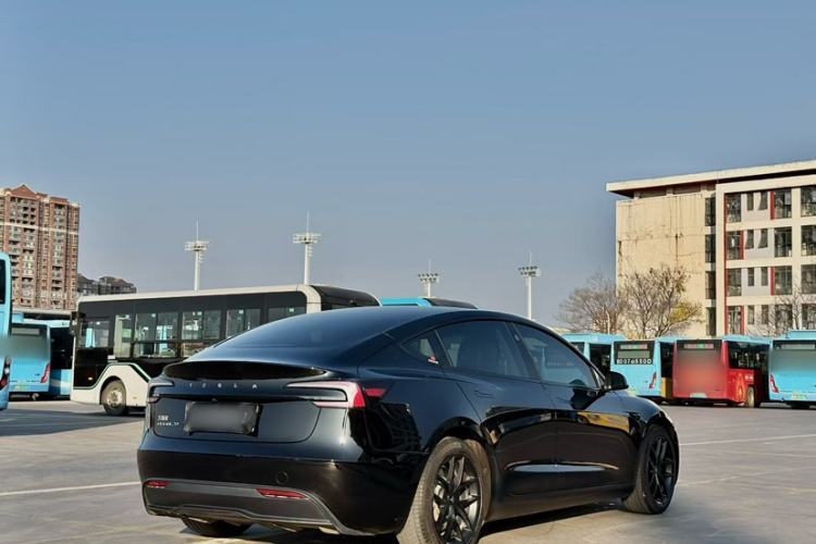 Used Tesla Model 3 2023 Long-Range All-Wheel-Drive Version
