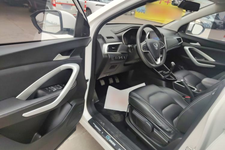 Used Baojun 530 2021 Global Car Anniversary Edition 1.5T Manual Luxury Model 6 Seats