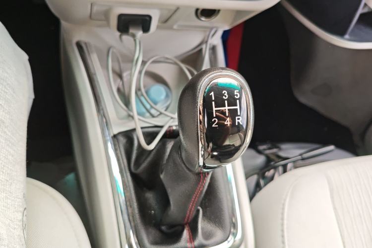 Used Jinbei New Hiace X30L 2023 1.5L Wealth Edition Van 2/5-Seater Air-Conditioned Model SWC15M
