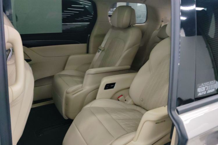 Used Buick GL8 2022 ES Land Cruiser 653T Luxury Model
