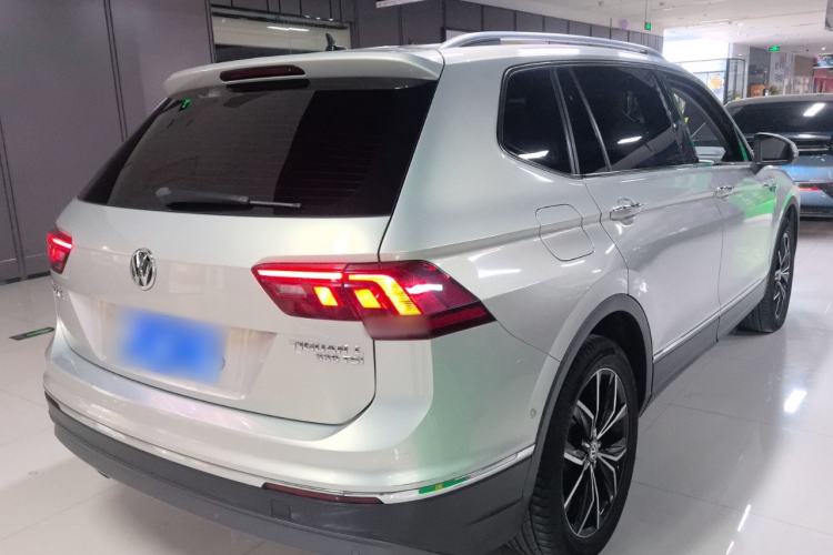 Used Volkswagen Tiguan L 2019 330TSI Automatic Two-Wheel Drive Smart Luxury Version China VI Standard
