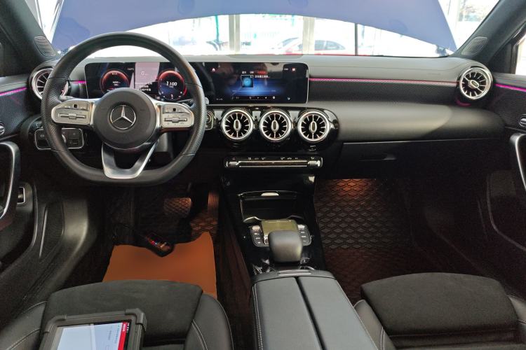 Used Mercedes-Benz A-Class 2020 Restyled A 200 L Sport Sedan Fashion Version

