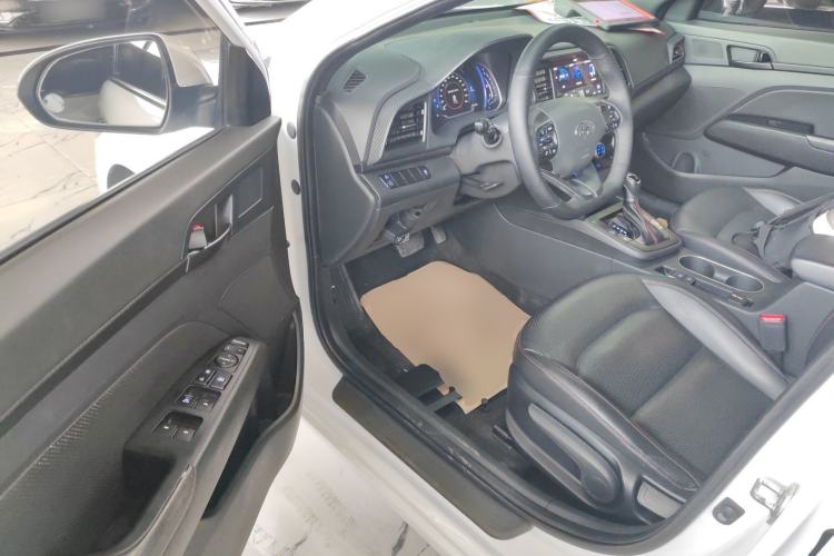 Used Hyundai Elantra 2019 1.4T Dual-Clutch Xuan Dong · Dynamic Model
