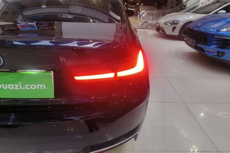 Used BMW i3 2023 eDrive 40 L Midnight Sports Package
