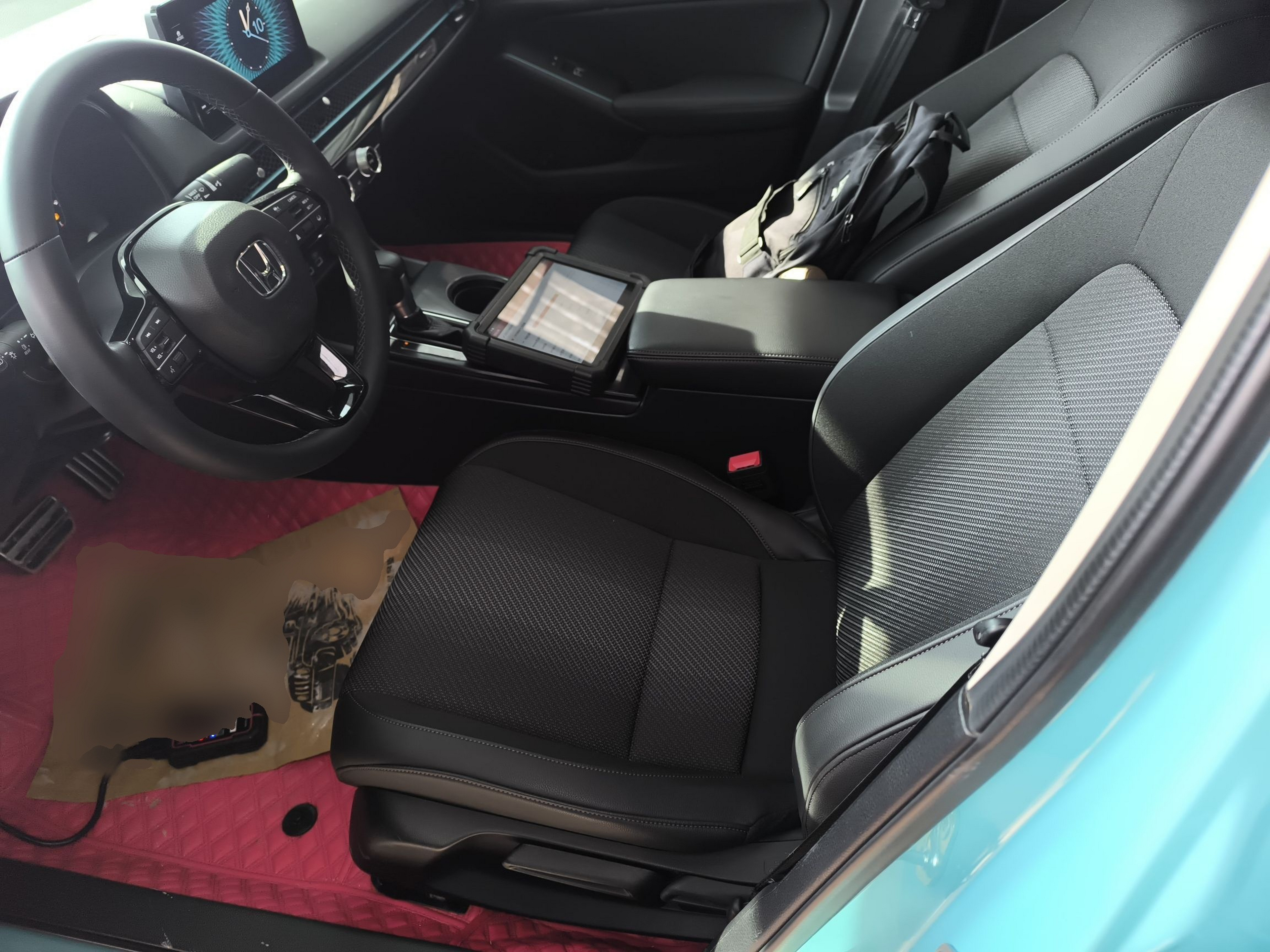 Переднее сиденье в автомобиле