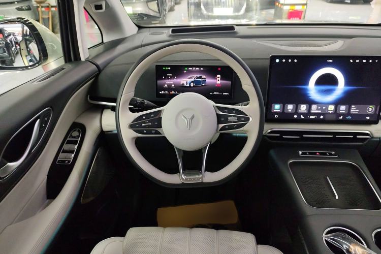 Used VOYAH Dream 2025 PHEV Four-Wheel-Drive Flagship Version – Qiankun Edition
