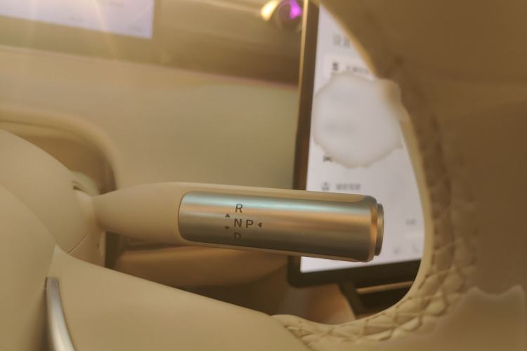 Used Hima Luxeed S7 2025 855 km Max
