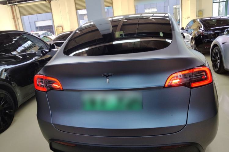 Used Tesla Model Y 2021 Long-Range All-Wheel-Drive Version
