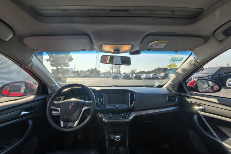 Used Roewe 360 2015 1.5L manual luxury edition
