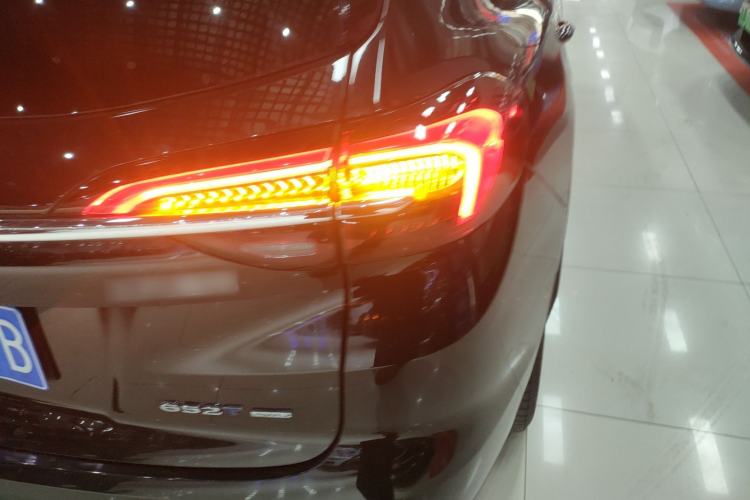 Used Buick Envision 2023 Encore Plus 652T Five-Seat All-Wheel-Drive Luxury Model