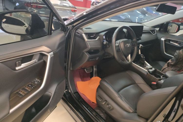 Used Toyota Wildlander 2022 2.0L CVT Two-Wheel Drive Luxury PLUS Edition
