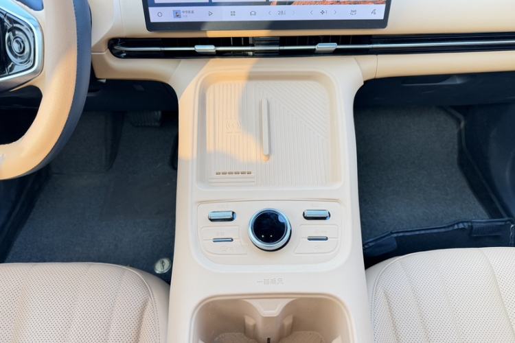 Used  Galaxy Xingjian 7 EM-i 2025 120km Launch+ Version
