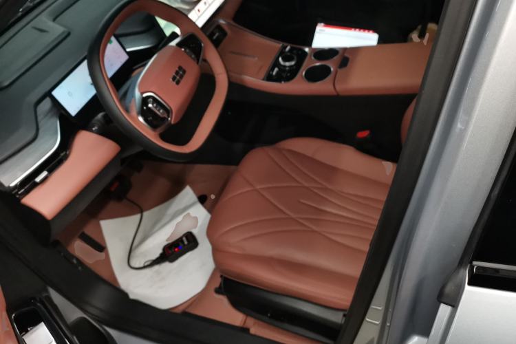 Used  L6 2025 EM-i 140km Starship Edition
