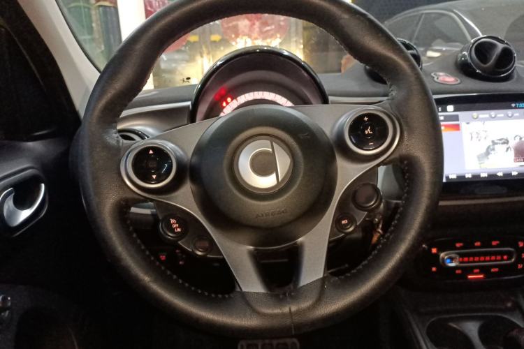 Used  forfour 2016 1.0L 52 kW Passion Edition