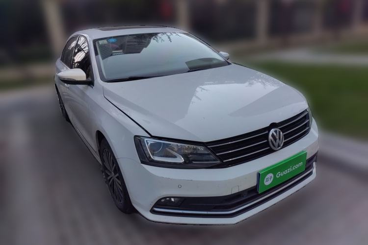 Used Volkswagen Sagitar 2017 230TSI Automatic Luxury Edition
