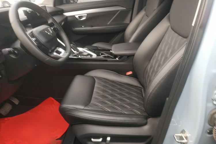 Used Wuling Asta 2022 2.0L DHT Electric-Speed Version
