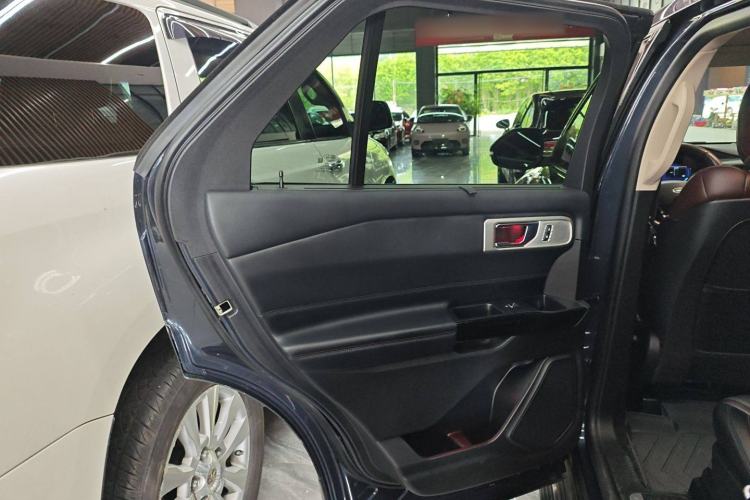 Used Ford Explorer 2020 EcoBoost 285 4x4 Platinum Edition 6 Seats
