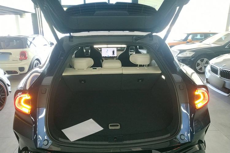 Used  YU7 2025 Ultra-Long Range High-Performance All-Wheel-Drive Max Edition
