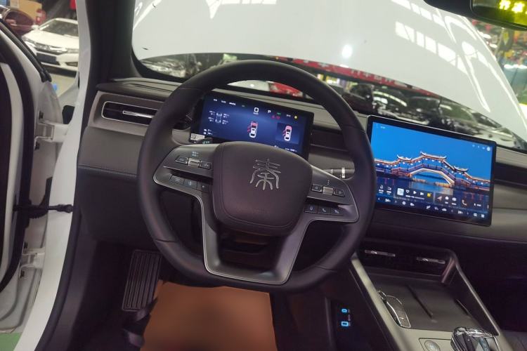 Used BYD Qin PLUS 2025 DM-i Smart Drive 55KM Beyond Model
