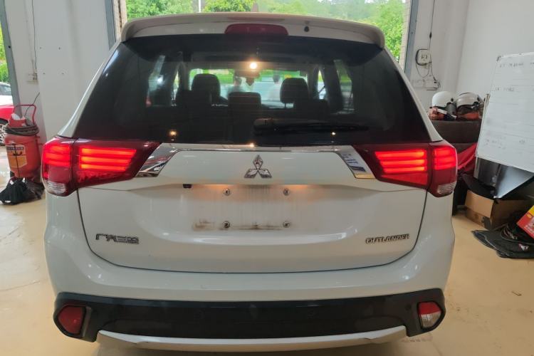 Used Mitsubishi Outlander 2018 2.0L Two-Wheel Drive Glory Edition 5 Seats
