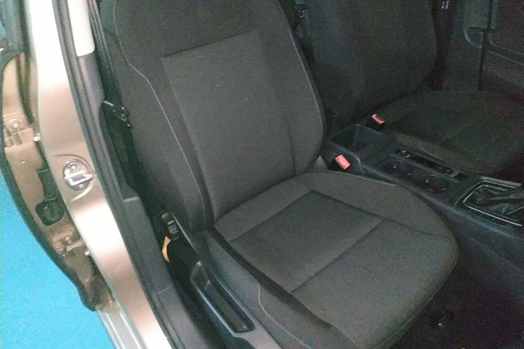 Used Volkswagen Golf 2016 1.6L Automatic Fashion Model
