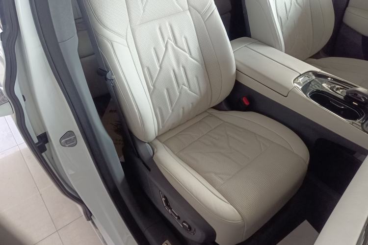 Used Zeekr 009 2024 Six-Seat Executive Version 4WD 108 kWh