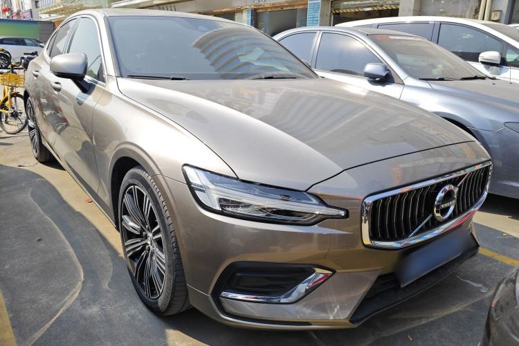 Used Volvo S60 2021 T4 Zhiyuan Luxury Edition
