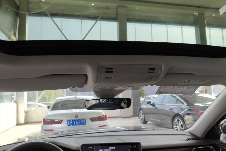 Used Volkswagen Tayron 2024 300TSI Two-Wheel-Drive Luxury Plus Advanced Version
