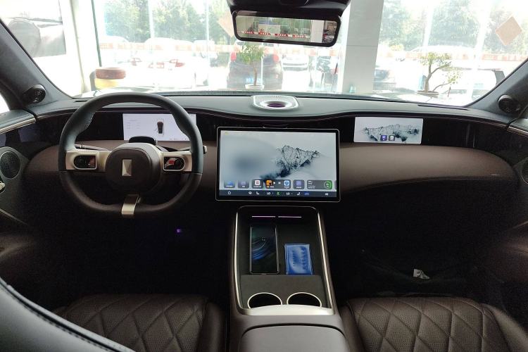 Used  11 2025 Ultra Extended-Range Edition
