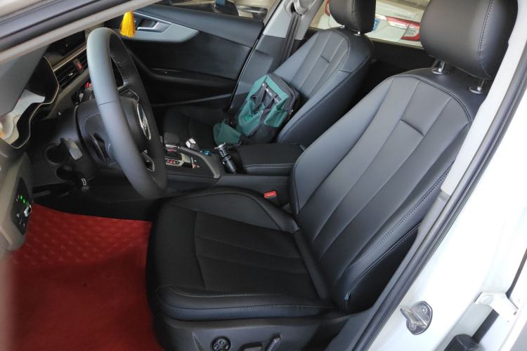 Used Audi A4L 2017 Plus 40 TFSI Ambition Model
