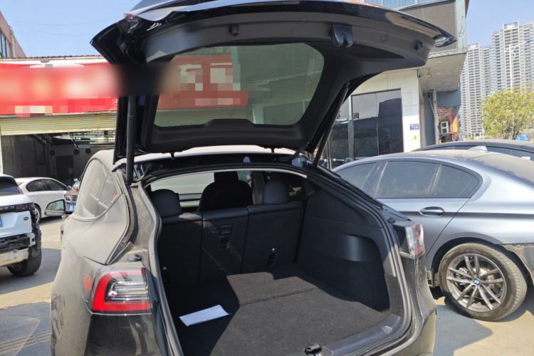 Used Tesla Model Y 2023 Long-Range All-Wheel-Drive Version