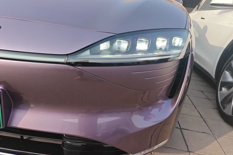 Used Hima Luxeed S7 2025 785 km Ultra