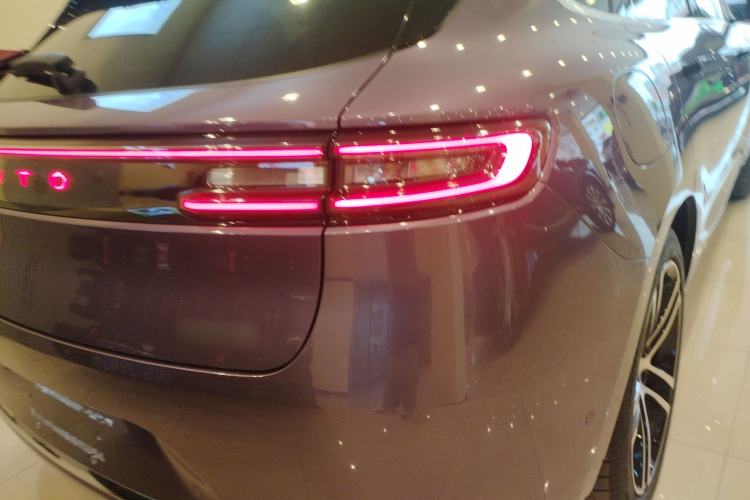 Used Hima AITO M5 2025 Extended-Range Ultra All-Wheel-Drive Version
