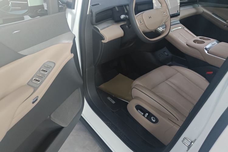 Used XPeng X9 2025 740 Ultra-Long Range Max
