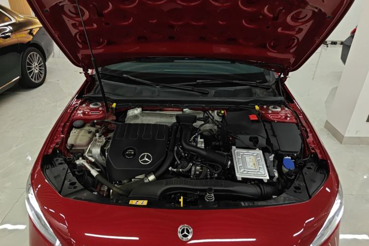 Used Mercedes-Benz A-Class 2022 Revised Version A 200 L Sport Sedan Fashionable Style
