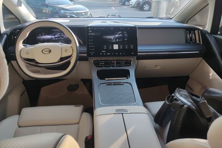 Used GAC Trumpchi Xiangwang M8 2025 Kunkun Series Ultra First-Class Cabin
