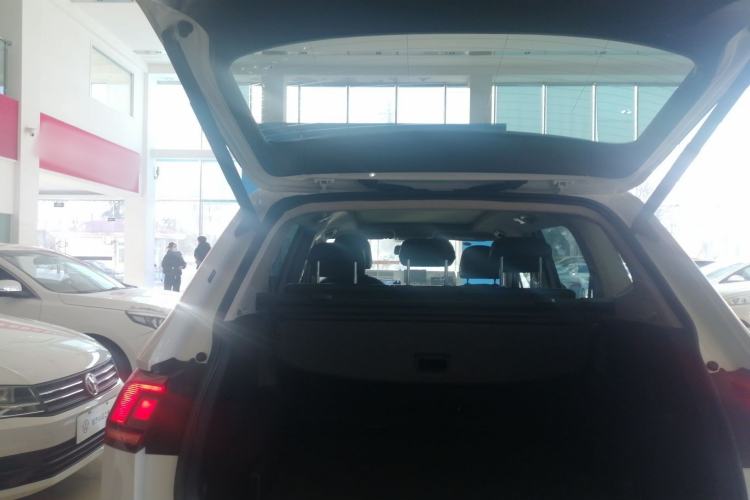 Used Volkswagen Tiguan L 2024 300TSI Automatic Two-Wheel Drive Smart Edition