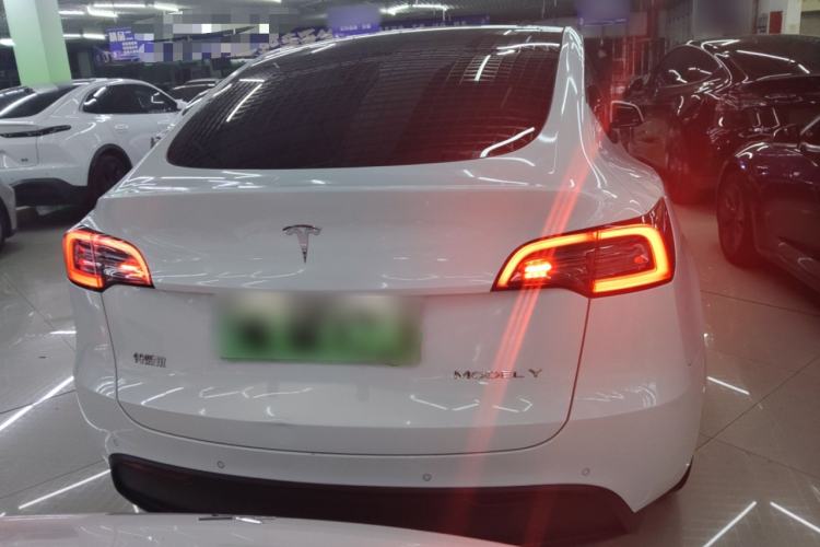 Used Tesla Model Y 2022 Long-Range All-Wheel-Drive Version