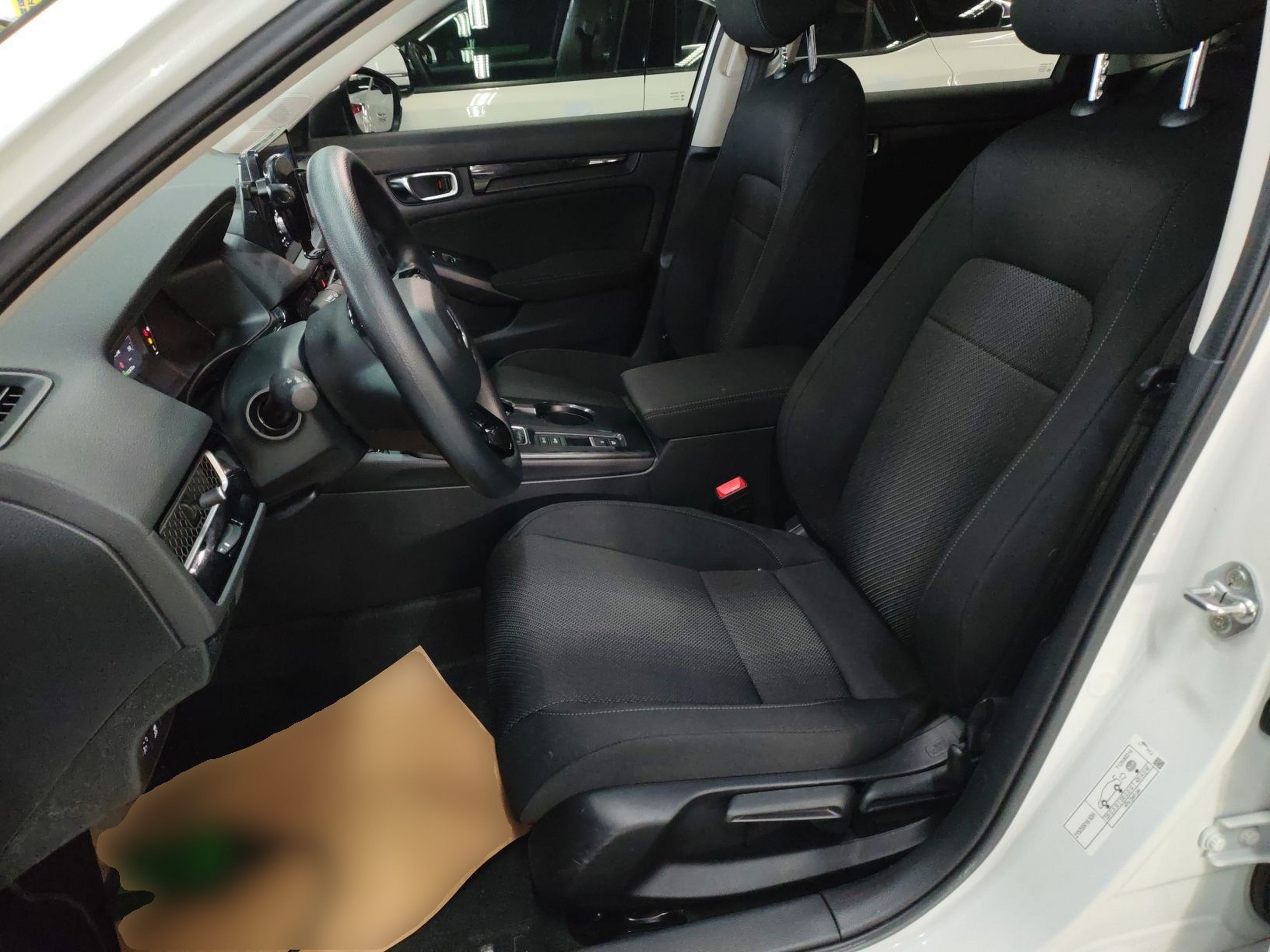 Переднее сиденье в автомобиле