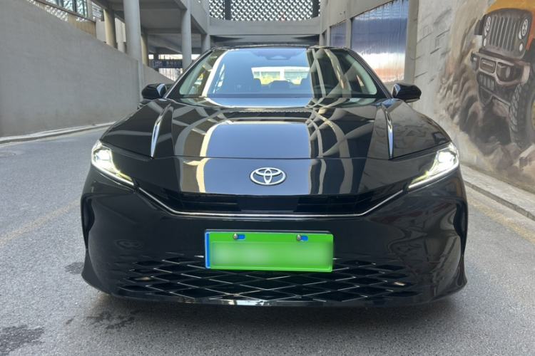 Used Toyota Camry 2024 Dual-Motor 2.0 HGVP Luxury Edition
