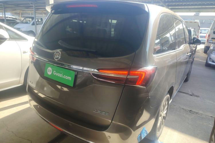 Used Buick GL8 2023 Facelifted Land Cruiser Executive Luxury Version
